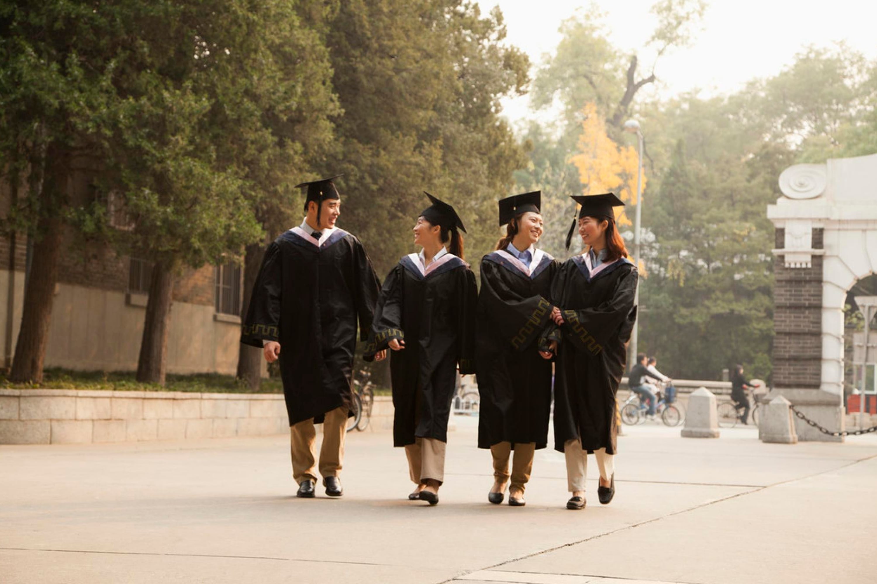 How to Wear Graduation Stoles