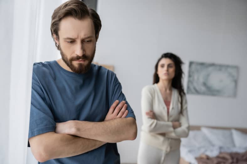 17 Red Flags in a Relationship to Watch Over