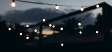 20 Ideas How to Hang String Lights in a Backyard Without Trees