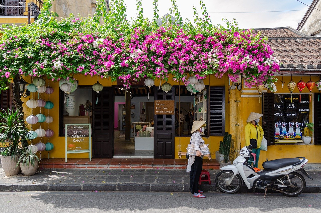 Hoi shop with artistic and natural flowers on a beautiful street.